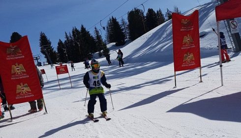 boy in ski race on single parent ski holiday in Mayhofen Austria