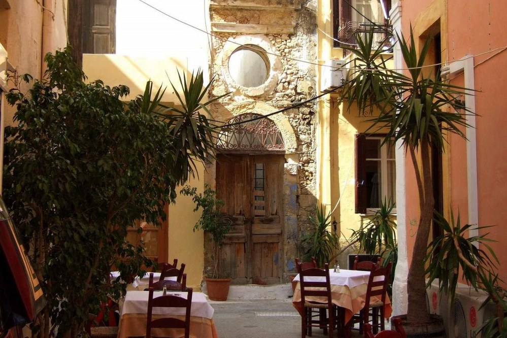Crete facts - cafe in Rethymno