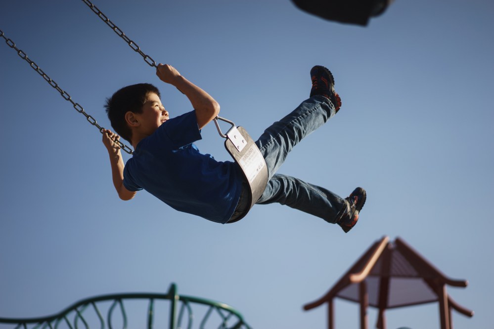 meet single parents at the playground