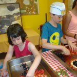 children cooking at Gelindo dei Magredi