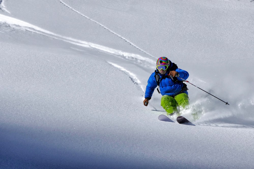 advanced skier powder snow - best ski resort 2020