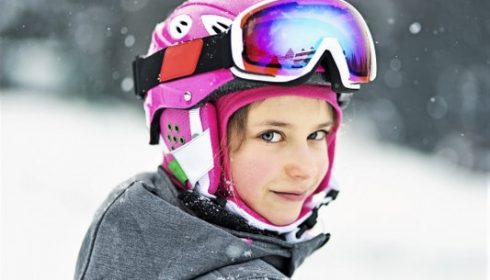 girl skiing