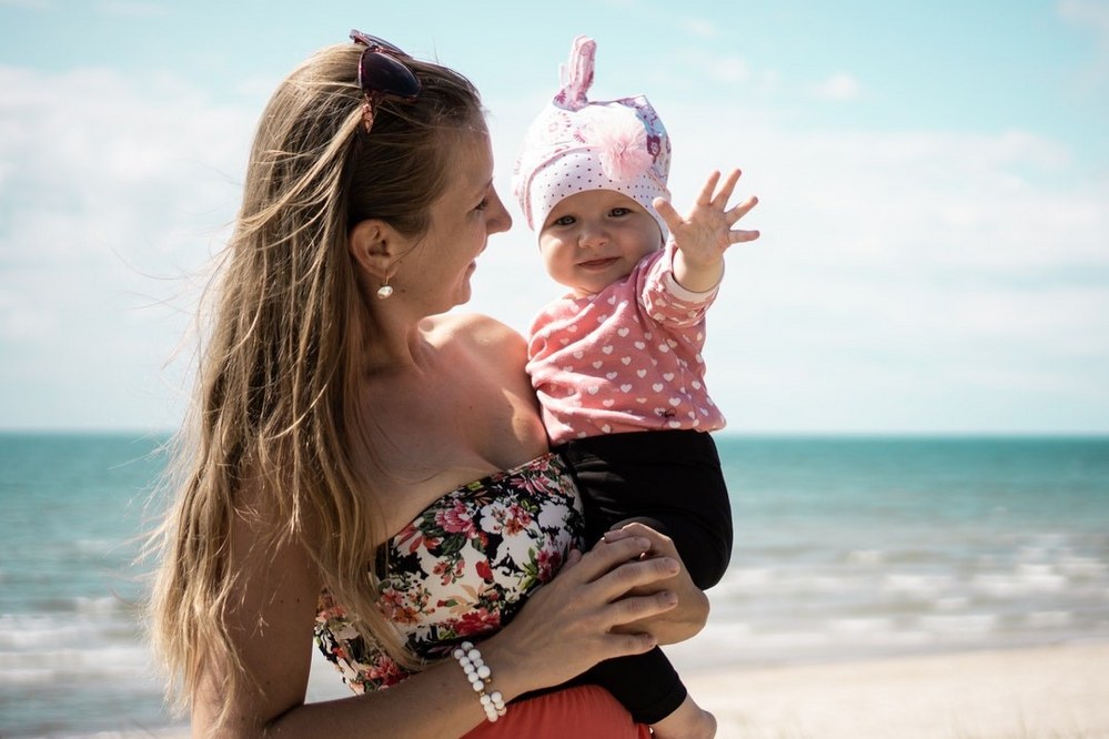 single parent holidays - mum and baby