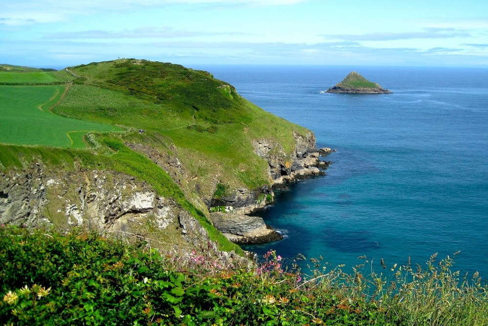 Cornwall coastline - UK holiday staycation ideas