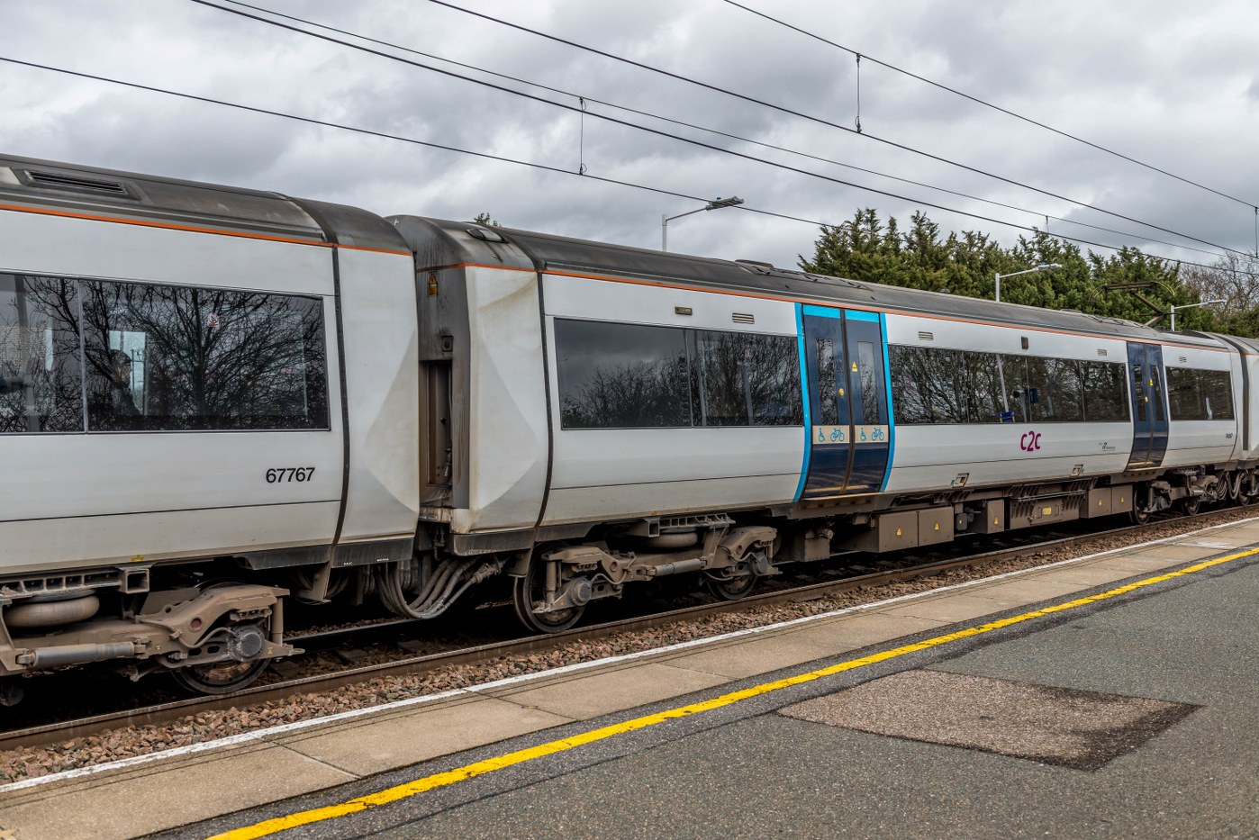 train travel to reduce carbon footprint