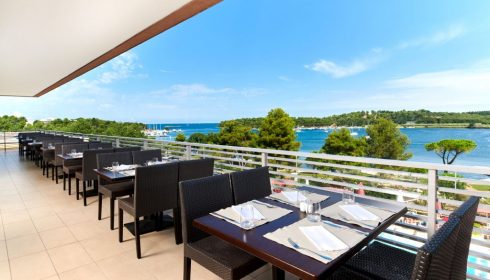 Hotel_Molindrio_Plava_Laguna_2020_-Restaurant_terrace_-1-1024x600