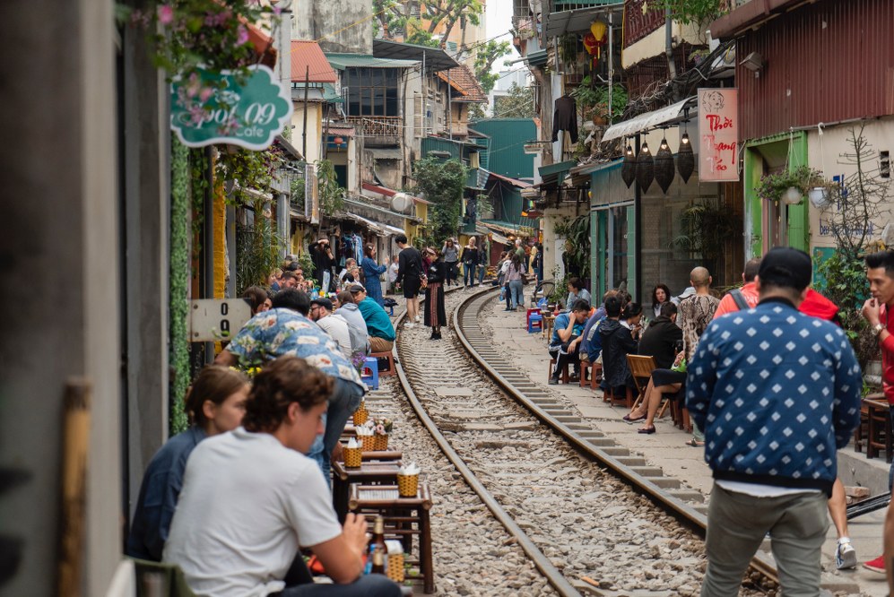 Vietnam in December: Hanoi train street