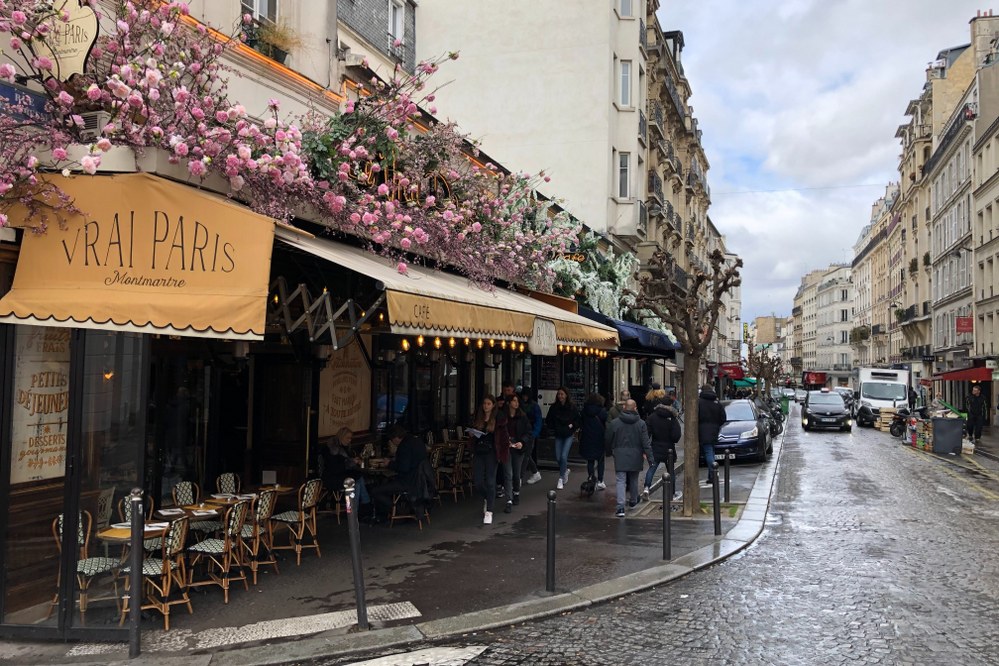 café in Montmarte, Paris