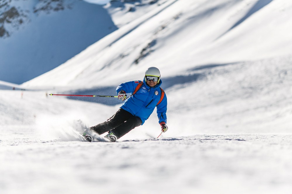 solo skier
