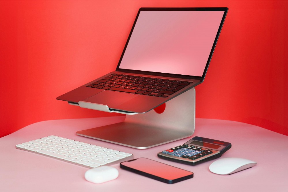 mobile office furniture: laptop stand