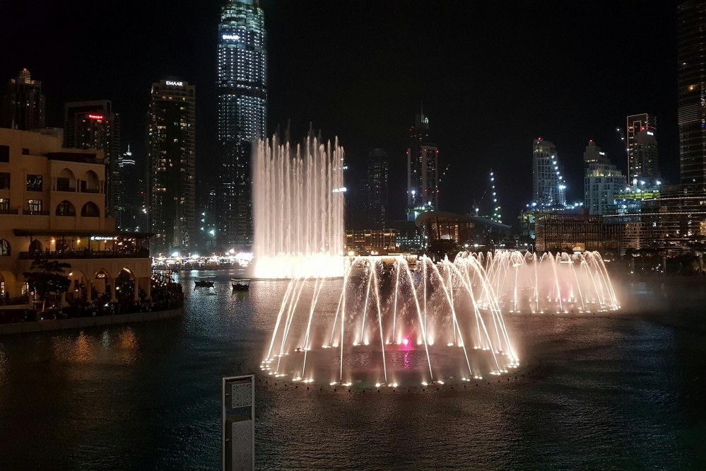 fountain display in Dubai