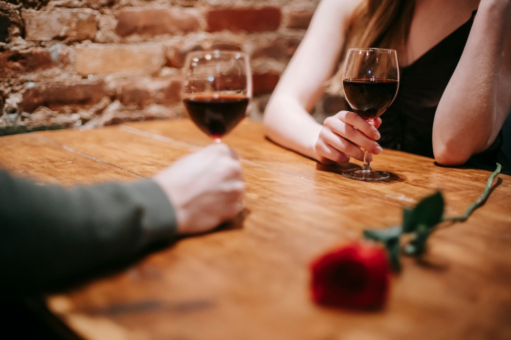 single parents on dinner date