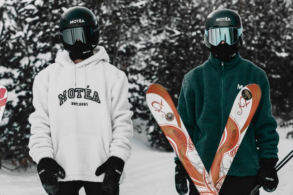 group skiing: ski holidays with teenagers